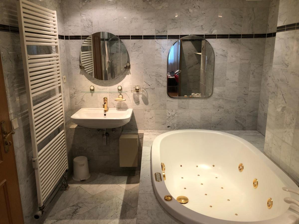 Wohnung für 4 Personen, 2 Schlafzimmer, 2 Parkplätze, WLAN Konstanz Exterior foto